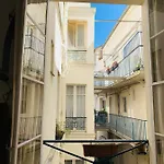 Cosy Flat Center Of Paris